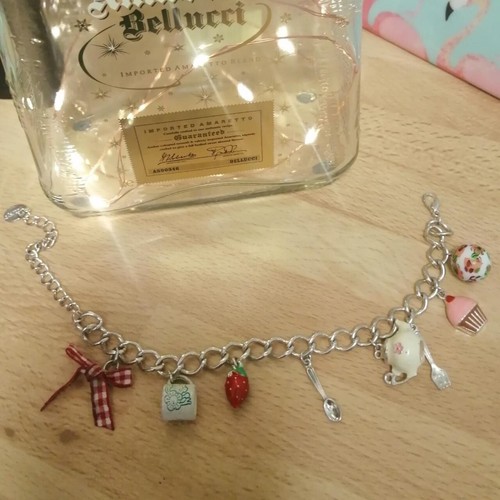 Cute silver tone charm bracelet from Claire's. Gift Idea. - Picture 3 of 4