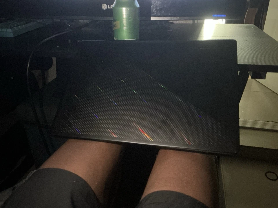 Portátil para juegos ASUS ROG Strix G15 (modelo: construcción G533HE 2021) Foto 2 de 3