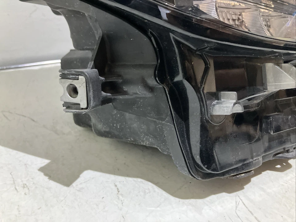 2020 2021 2022 2023 Toyota Tacoma RH Right Passenger Full LED Headlight OEM 1850 - Image 3 of 4