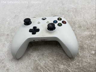 Microsoft Xbox One Video Game Home Console With Controllers Lot Of 3