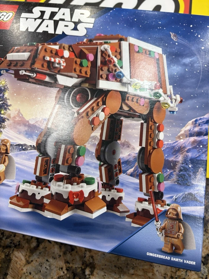 LEGO 40806 Gingerbread AT-AT Walker (Darth Vader Gingerbread Minifigure) - Image 4 of 4