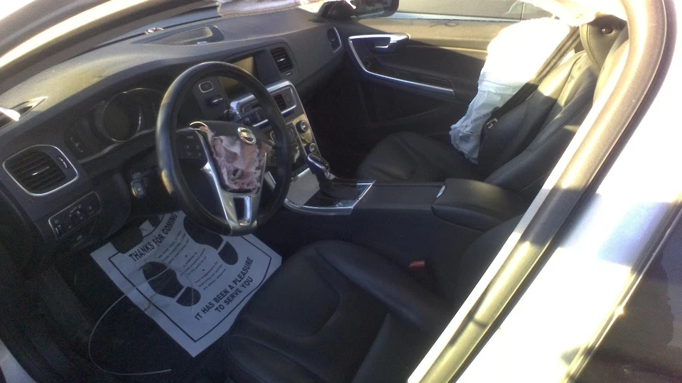 二手前外门把手 适合:2015 沃尔沃 S60 门拉手 仅油漆 — 第 4/4 张图片