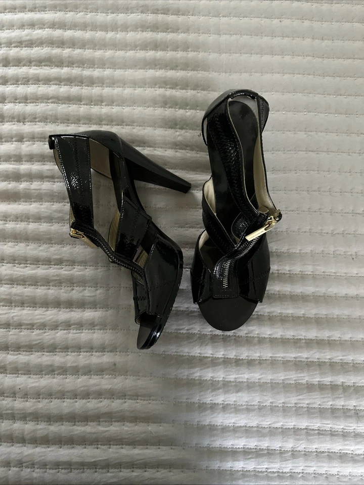 Michael Kors MK Berkley Strsp Black Patent Leather Zip Up Heels Women's Size 9M - Image 2 of 4