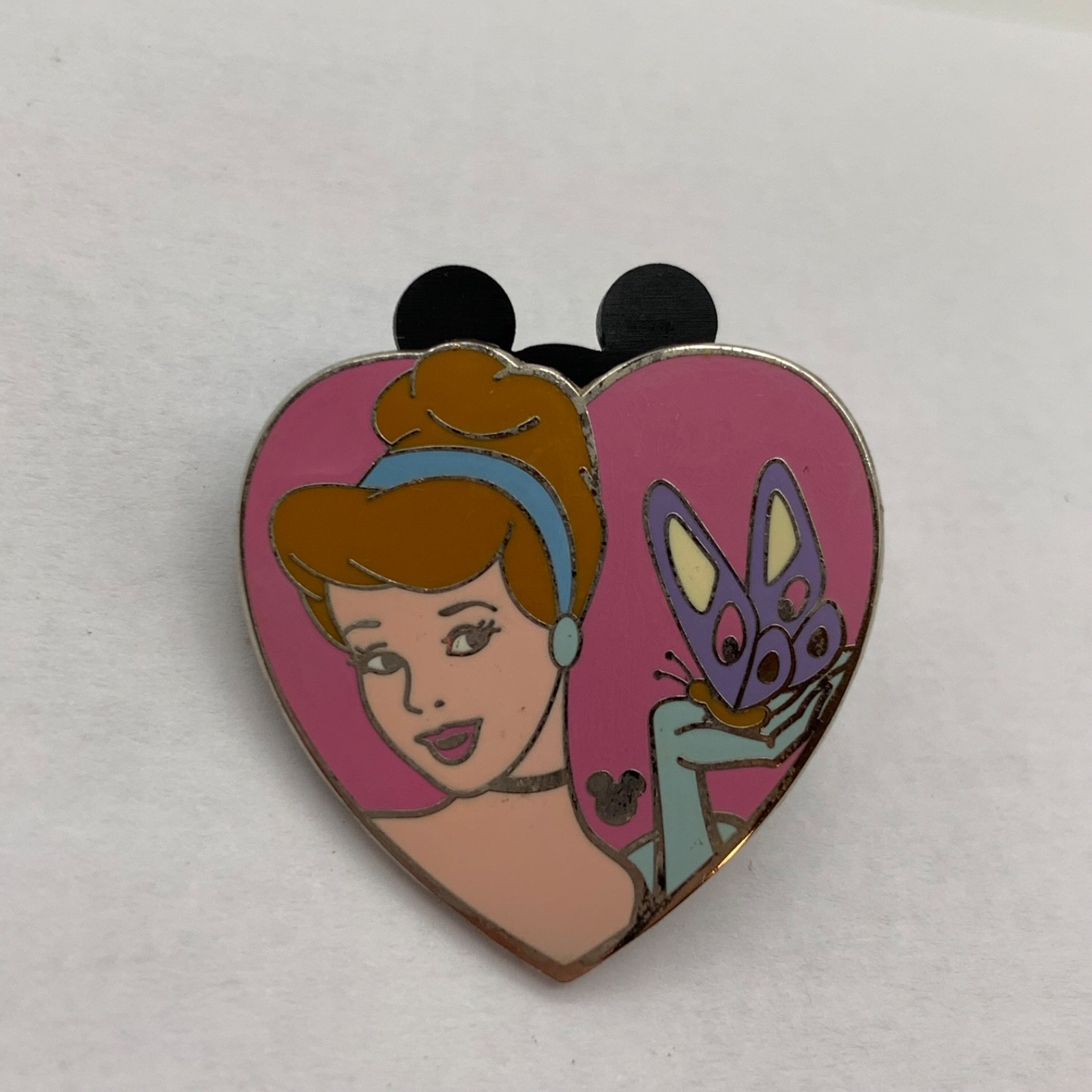 Disney Parks Pin Trading Princess Cinderella Butterfly Heart Hidden Mickey Pin