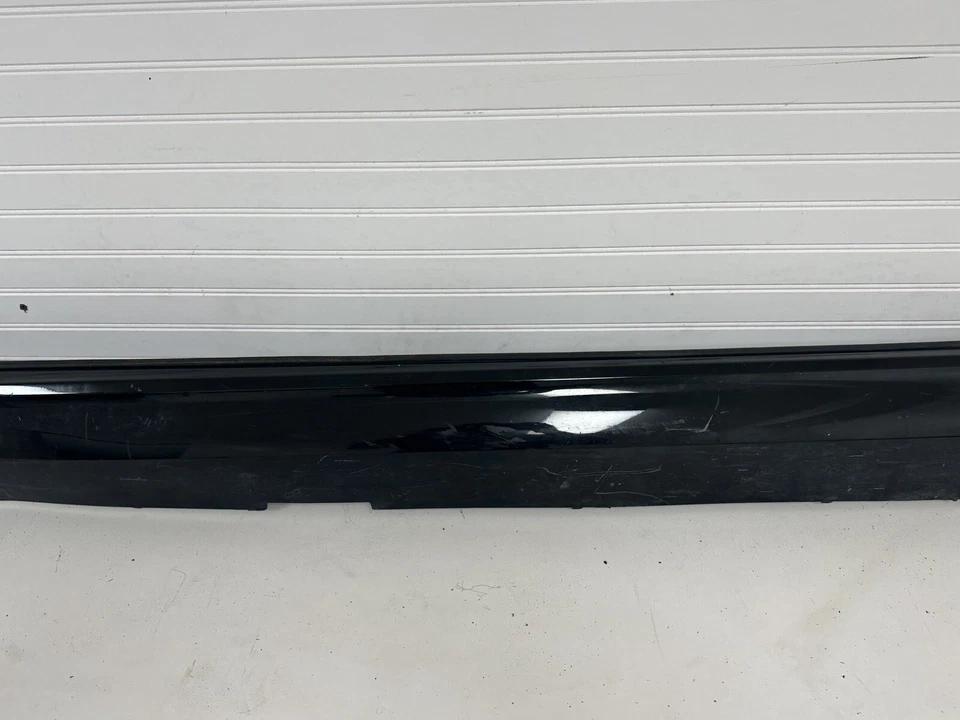 OEM 2018-2021 VOLVO V60 RIGHT SKIRT ROCKER PANEL MOLDING  31448912 - Image 3 of 4
