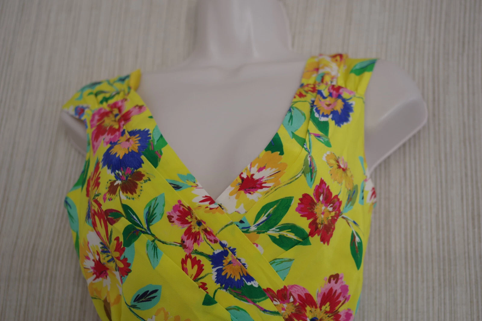 Abito Kate Spade Cathleen in seta giallo floreale avvolgente taglia:2