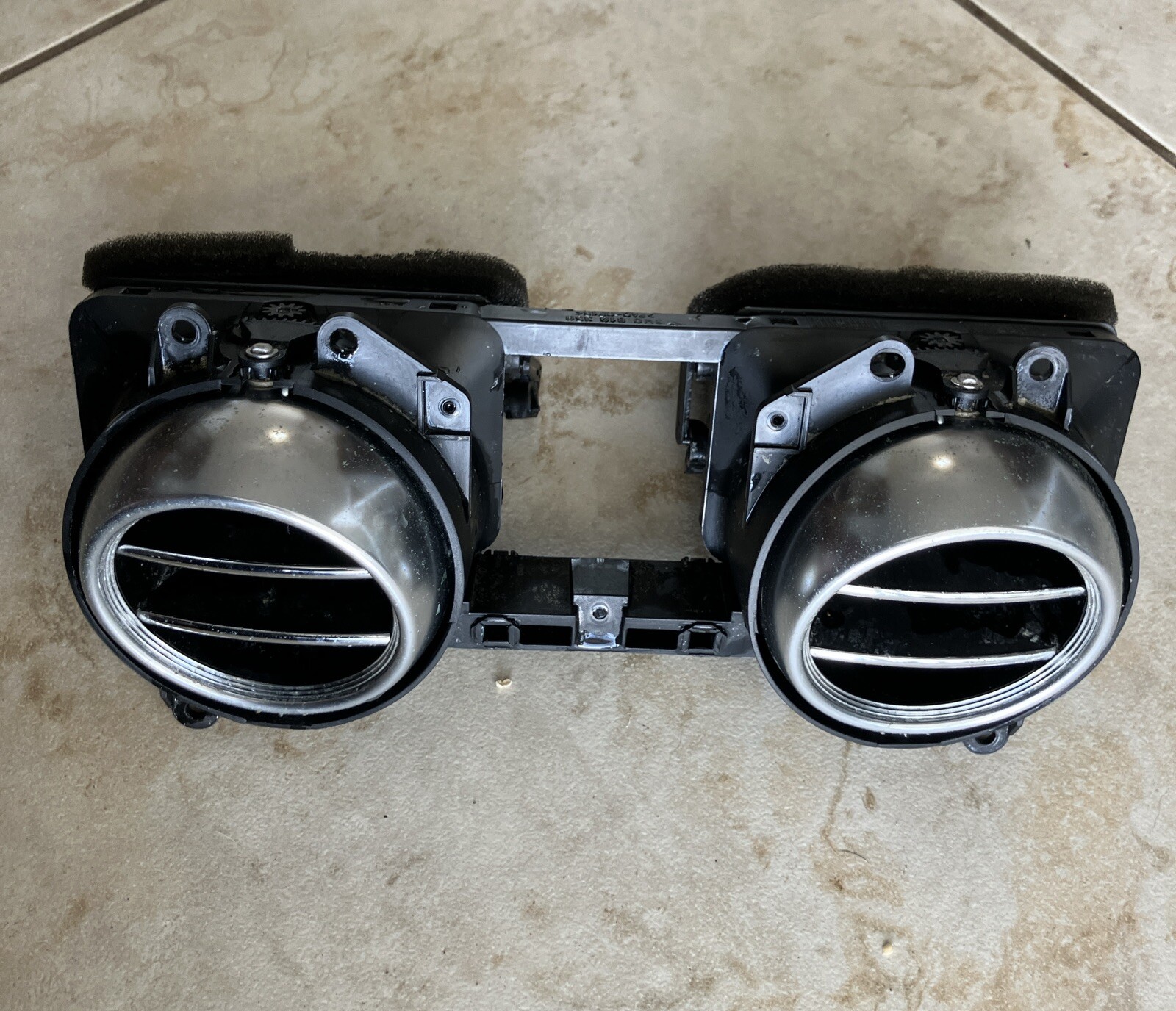 Bentley Continental GT 2003-2012 Air vent