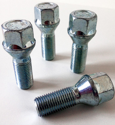 4 x Alufelgenschrauben. M14 x 1,5 Kegelsitz 30 mm Gewindelänge.