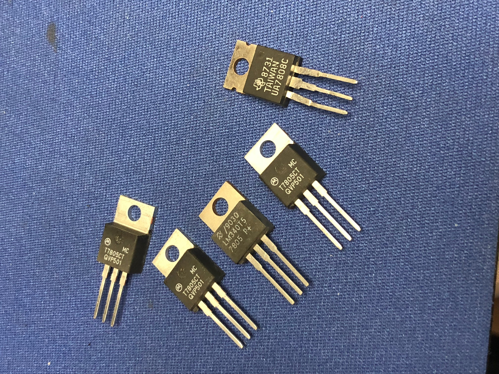 QTY1 UA7808C TI UA7808 MC7808 TO220 1.5A Fixed +8V VOLT REGULATOR