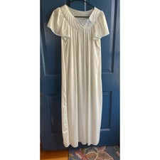 Vintage Val Mode Cream Nylon Maxi Nightgown Blue Floral Embroidery