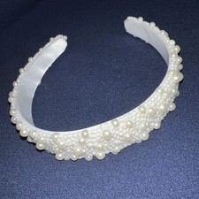 WOMENS WHITE FAUX PEARL HEADBAND NEVER USED