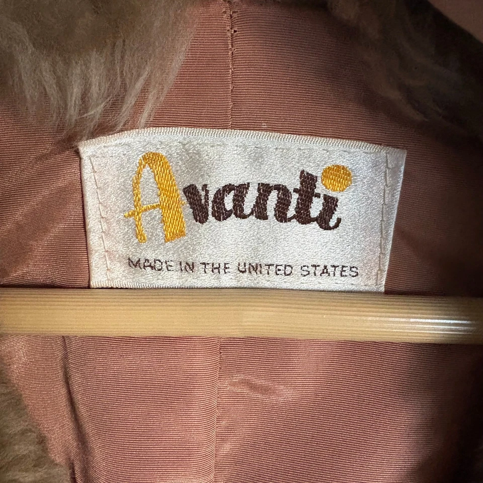 Vintage AVANTI Women's M/L Tan Suede Trench Coat Retro 70's Disco Faux Fur Neck - Image 3 of 4