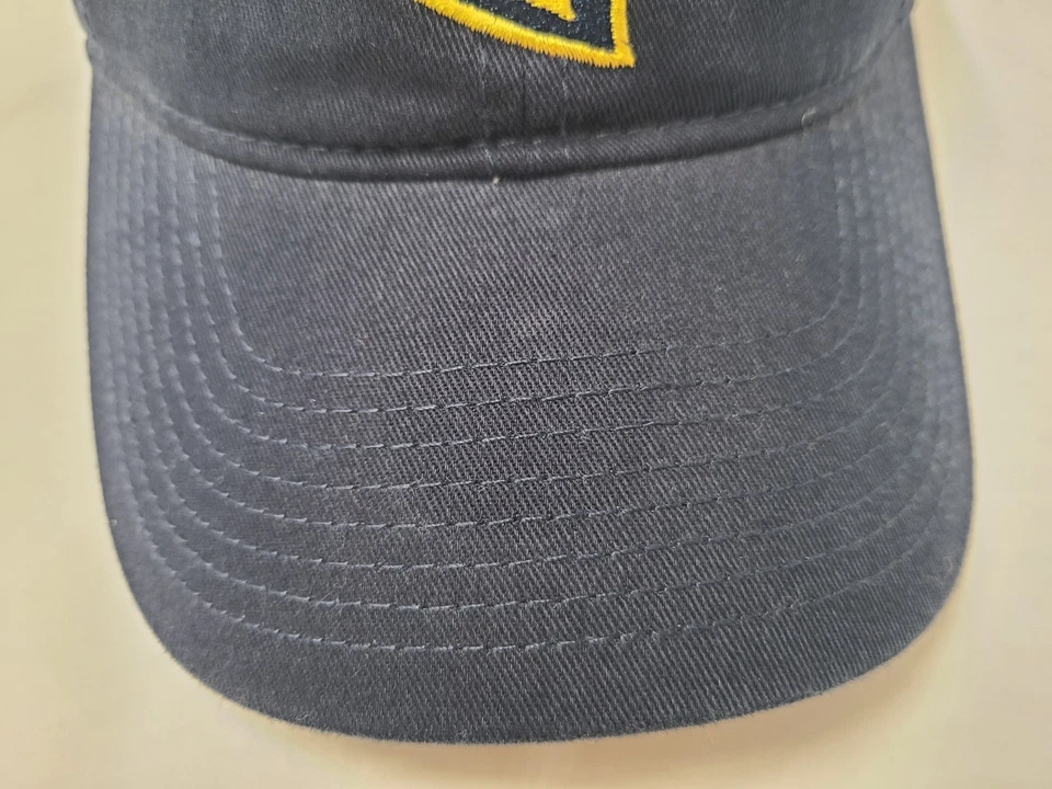 Gorra ajustable Marquette University Golden Eagles Champion con tirantes NCAA Foto 3 de 4