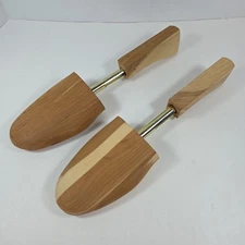 Rochester Wooden Shoe Tree Keeper Stretcher Size M Spring Loaded 9.75" To 11.75"