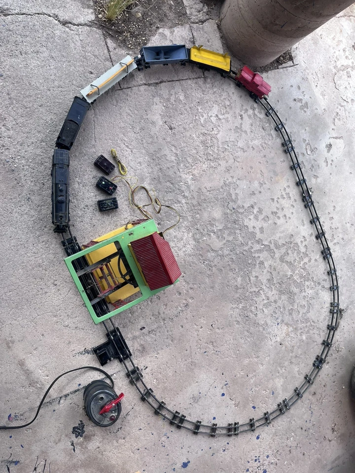 American Flyer Prewar 3/16 inch 1940-41 #561 loco and #558 tender Pennsylvania - Image 2 of 4