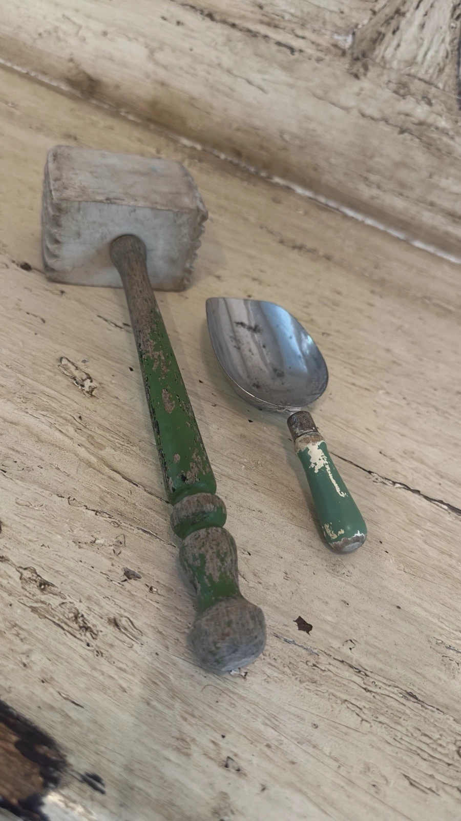 Vintage 1950’s Wooden Meat Tenderizer Wood Mallet Green Handle And Scoop 1/4 Cup