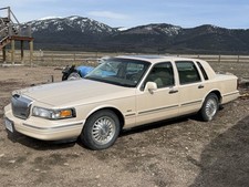 1997 Lincoln Town Car for Sale