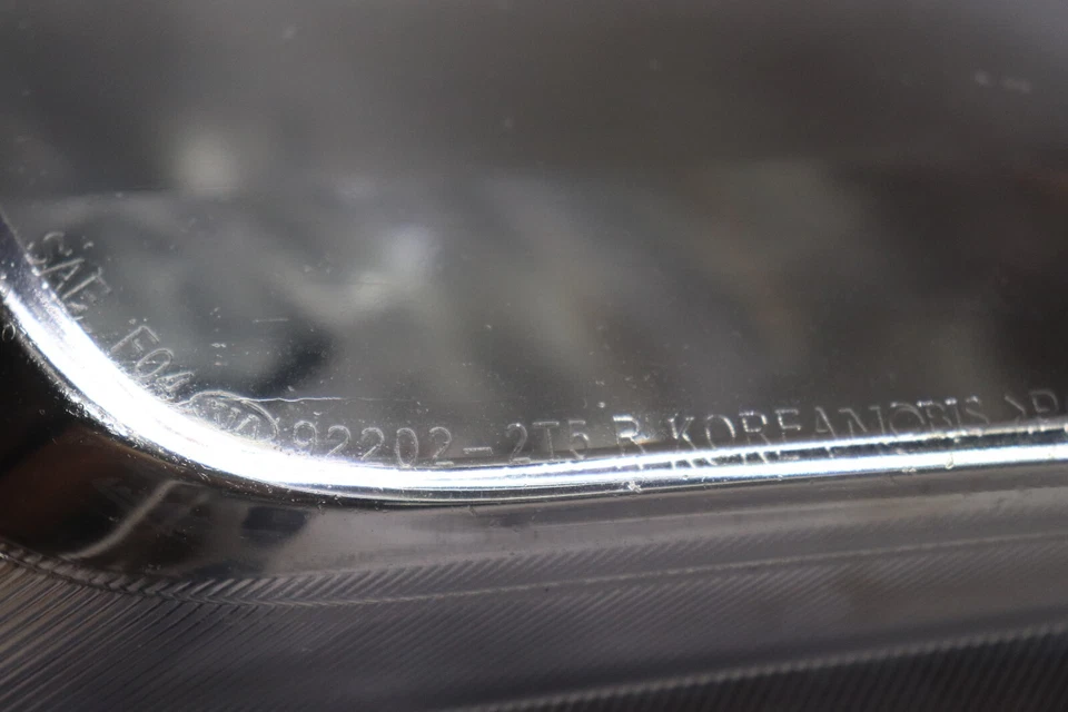 2014 2015 Kia Optima Halogen Fog Light Right Passenger 92202-2T5 OEM - Image 4 of 4