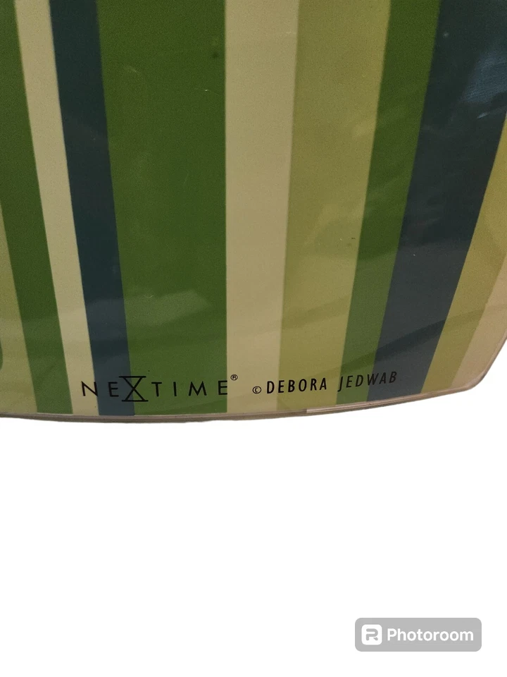 Reloj NeXtime Debora Jedwab, Estilo Retro 13.5" x 13.5" Cristal Foto 3 de 4