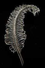 VINTAGE Signed CORO Pegasus SILVER TONE FEATHER PIN Furled 3.75"