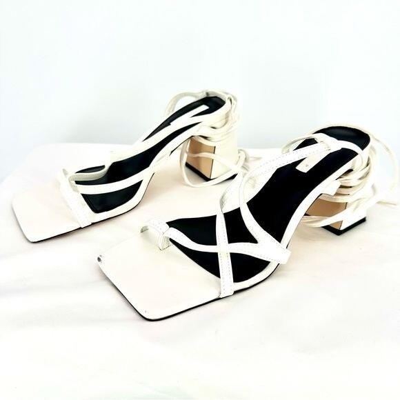TOPSHOP Women’s Nadia White Block Heel Lace Up Sandals