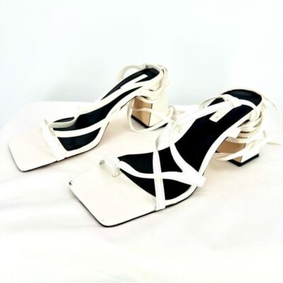 TOPSHOP Women’s Nadia White Block Heel Lace Up Sandals