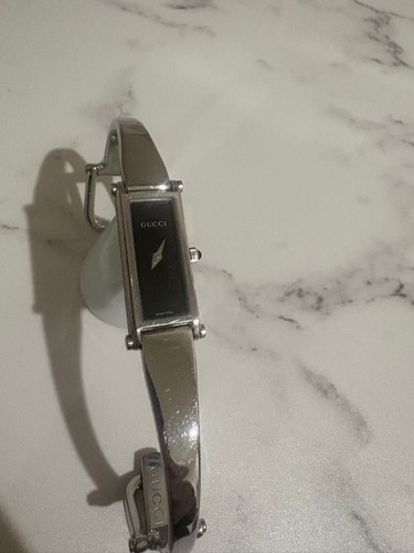 GUCCI 1500L Silver Black Dial Diamond Quartz Womens Watch W/BOX