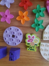 70+ Pieces Lego Duplo Princess Castle 6154 Cupcakes Flowers Parts Bricks Blocks