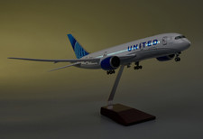 1:130 43CM UNITED BOEING 787 Plane Airplane Led Sound Light Resin Aircraft Model