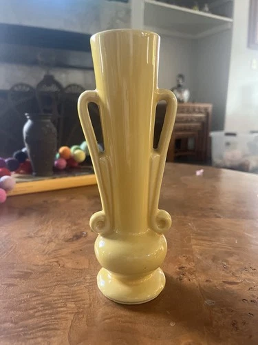 VINTAGE BAUER POTTERY BUD VASE #878 YELLOW USA GORGEOUS