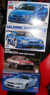 Tamiya Nissan Skyline GT-R V-spec II R34 1:24 Model Kit ~ NEW! lot