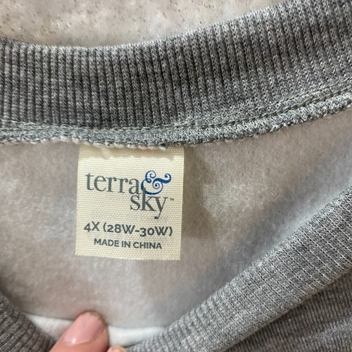 Terra & Sky Woman's Christmas Sweatshirt Merry 4X Gray Fleece Long Sleeve - 第 3/13 張圖片
