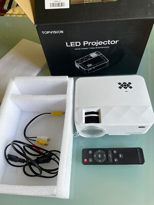 TOPVISION T21 LED-Beamer mit Original-Fernbedienung + Kabeln im Original-Karton