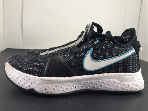 pg 4 black white wolf grey