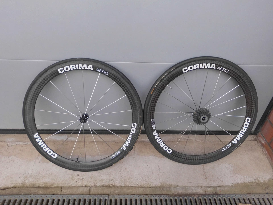 Corima Aero Carbon Laufradsatz Shimano mit Conti Sprinter & Schwalbe Ultremo