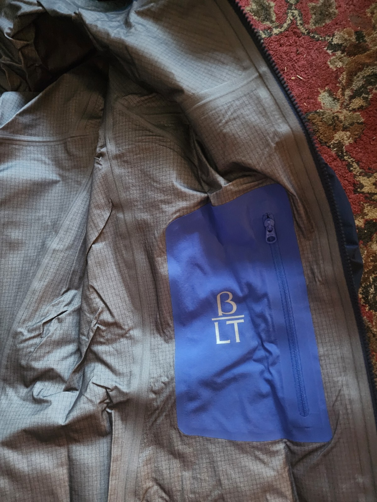 Women’s Arc’teryx Beta LT Jacket Size XS Twilight  NWT New rare!! image 7