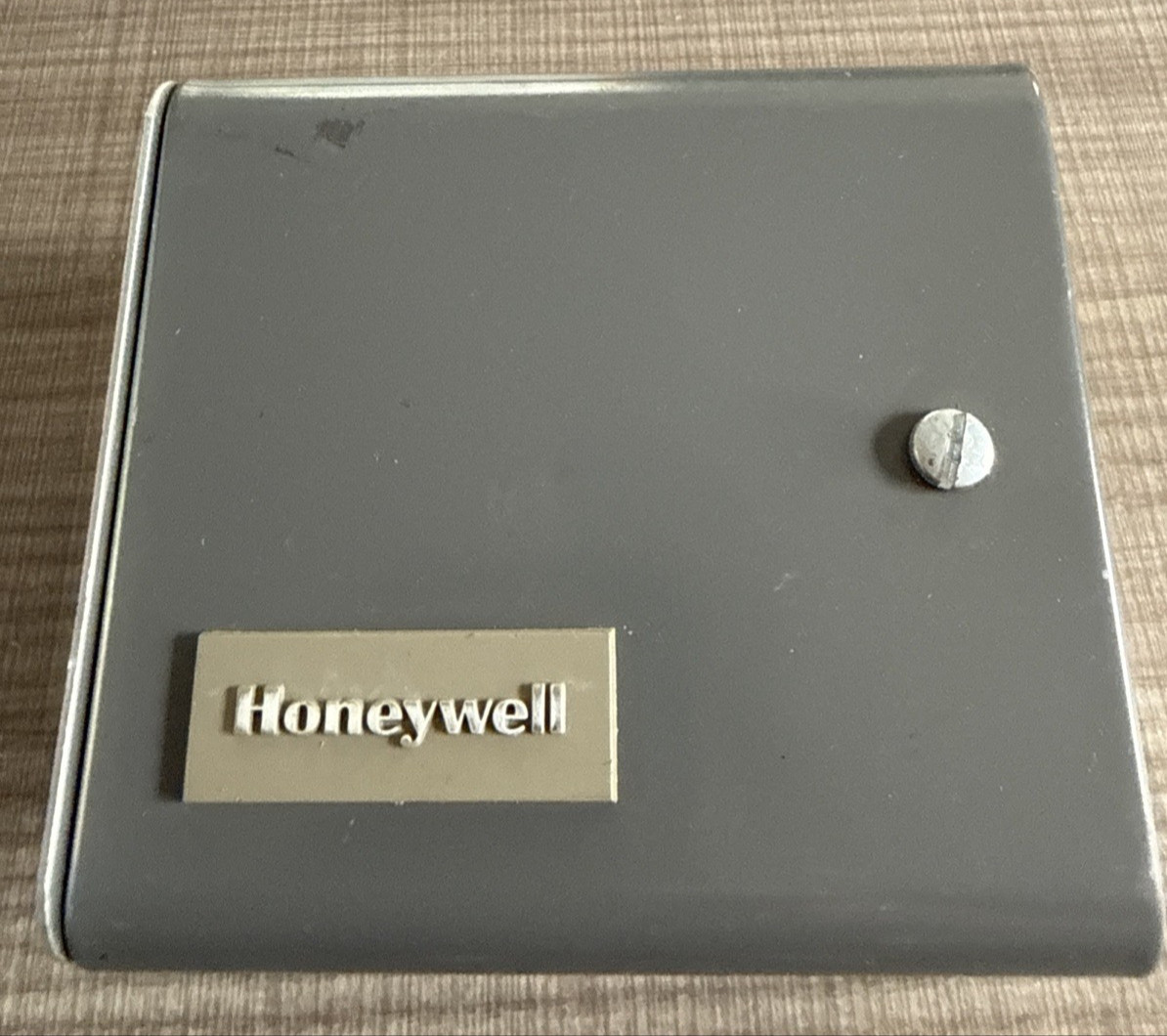 NEW Honeywell L6081A 1002 Triple Aquastat Controller Type L6081A