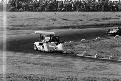 Jim Hall Chaparral Cars Chaparral 2E Chevrolet leads Doug Revson D- Old Photo