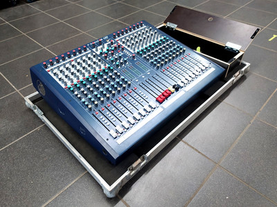 Soundcraft LX 7 16-Channel 6-Bus  Mischpult Live Mixer Inkl. Flightcase
