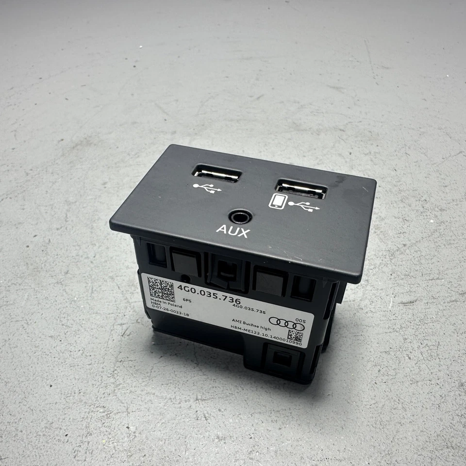 Зарядная панель USB 2016-2017 Audi S6 с вспомогательным входом изготовитель оборудования - Изображение 2 из 4