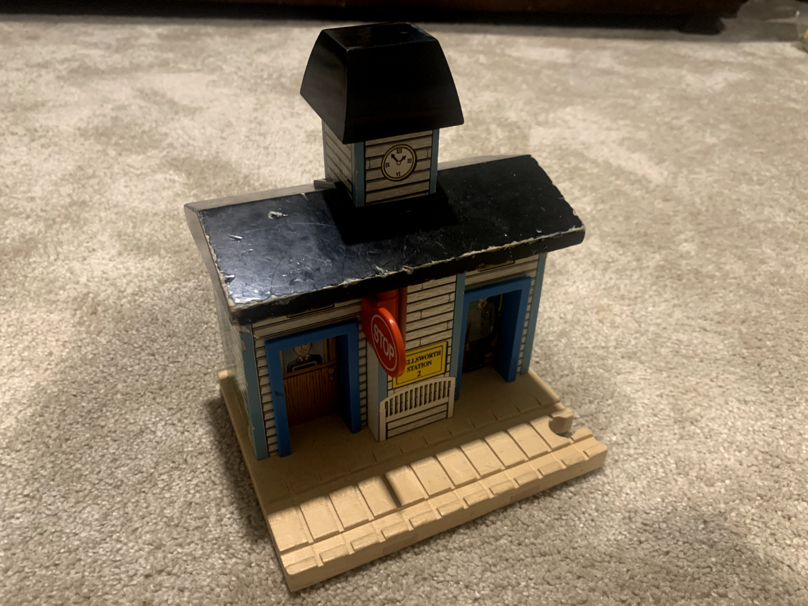 Wooden Thomas the Train Wellsworth Station Toy for Kids-image