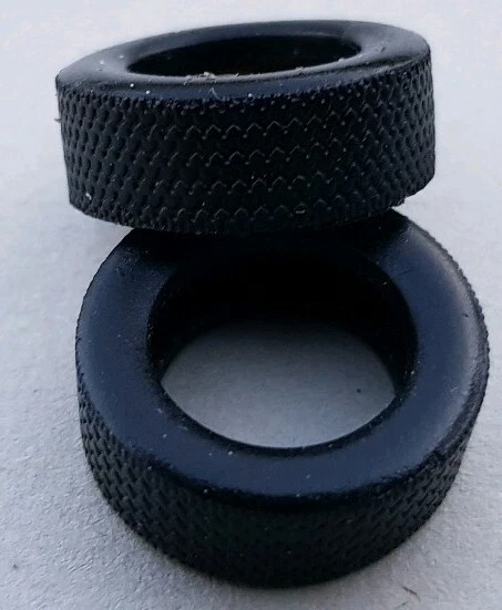 Tuning-Reifen passend für Carrera Evolution/132 Digital Ferrari 365 P2