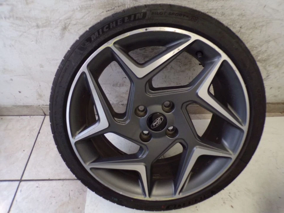 Alufelge Komplettrad 205/40R18 86Y / Satz Ford Fiesta ST - Bild 2 von 4