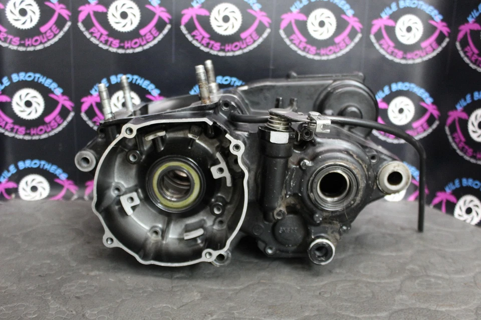 Yamaha 82-87 YZ250 1986 OEM cárter de motor cárter juego de cajas de bloque Foto 2 de 4