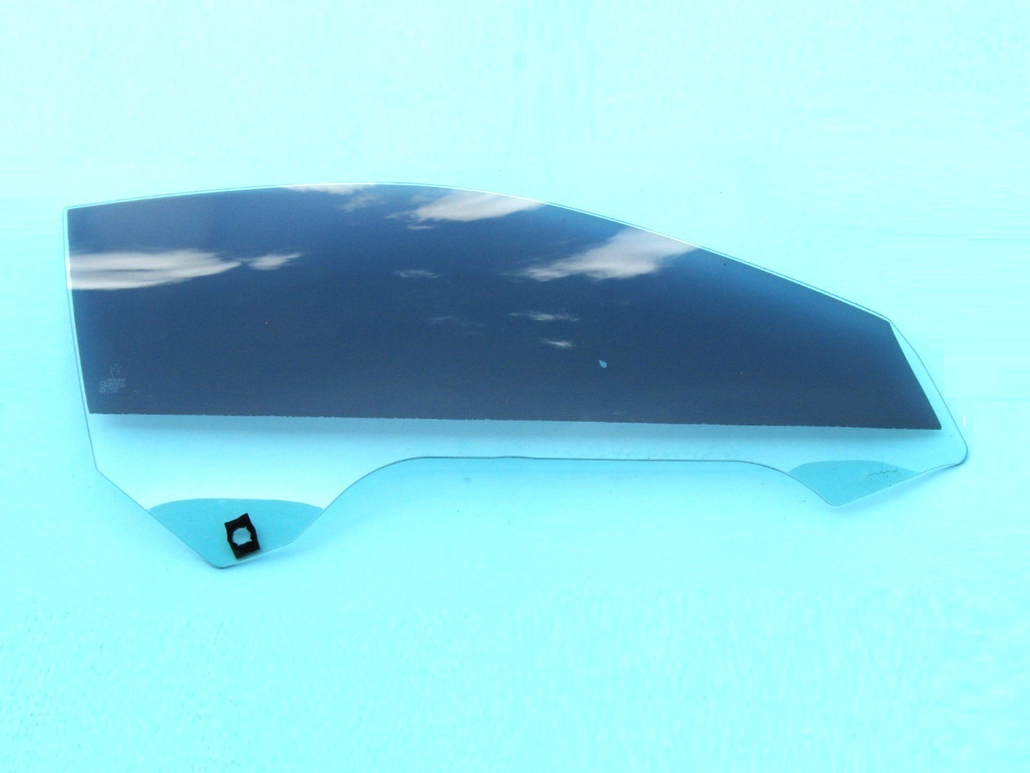 Maserati GranTurismo 2010-2019 Front Door glass
