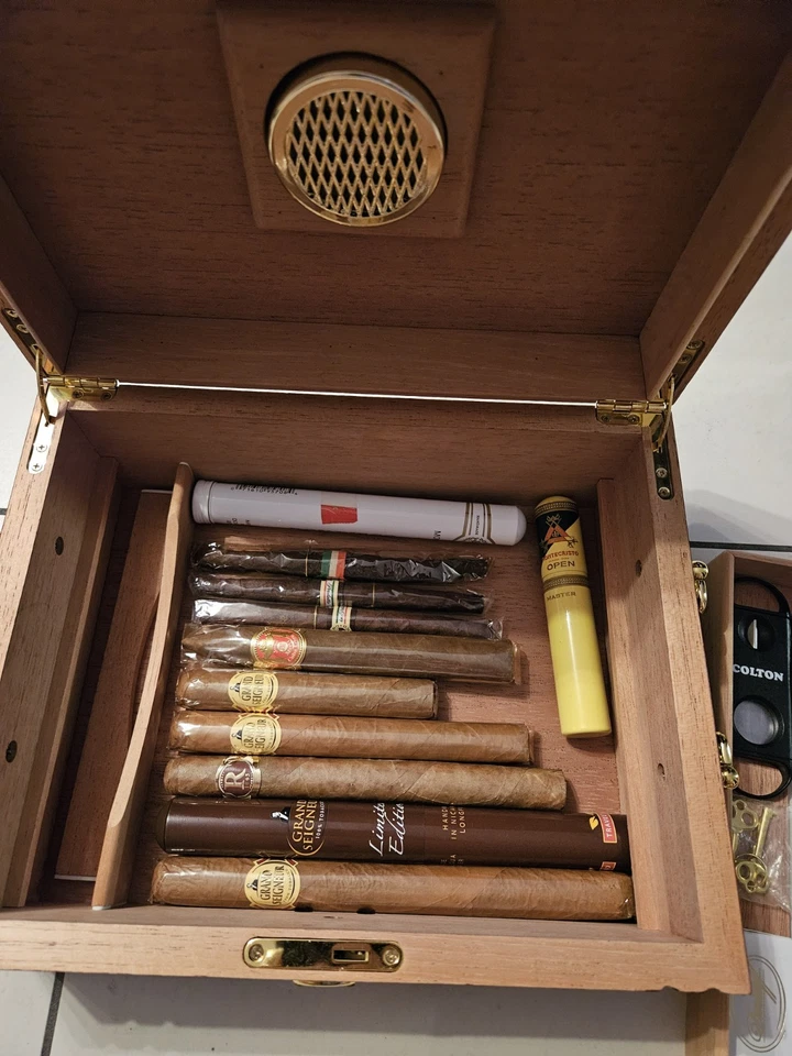 Humidor-Set mit Zubehör & Zigarren - Bild 2 von 4