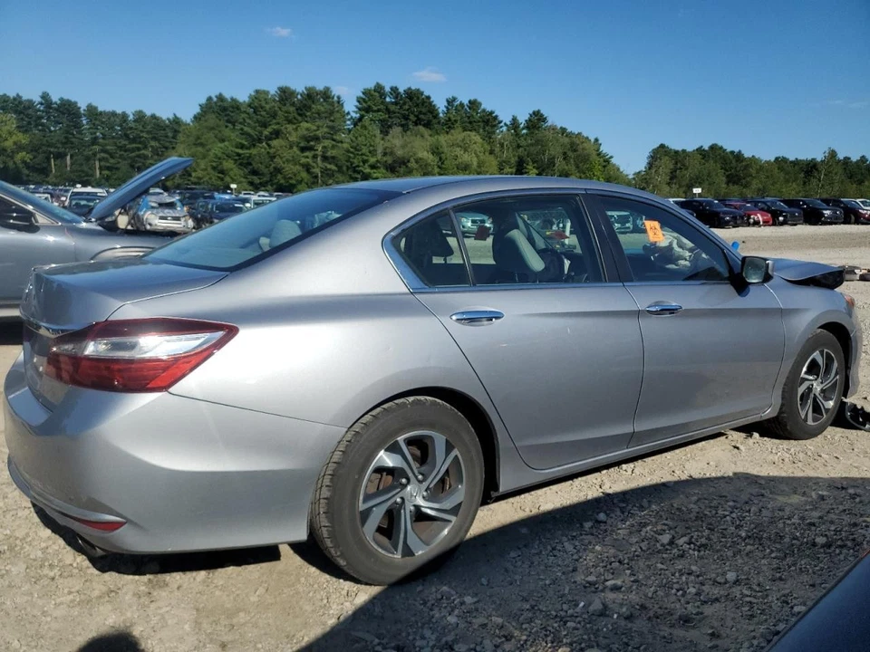 Used Rear Left Door Assembly Rear Side fits: 2017 Honda Accord electric LX L. Re Foto 3 de 4
