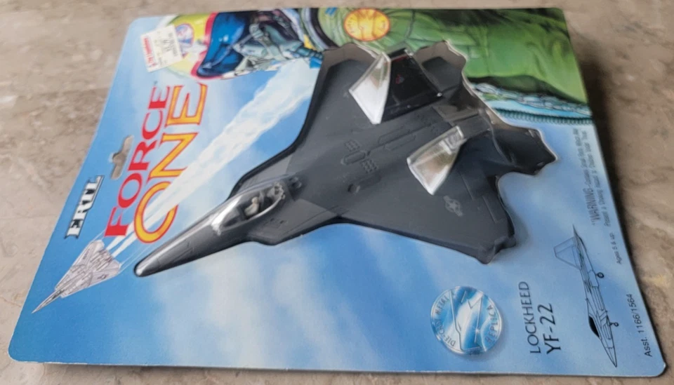 VINTAGE NEW 1993 ERTL FORCE ONE DIECAST USAF LOCKHEED YF-22 STEALTH ATF NIP - Image 2 of 4