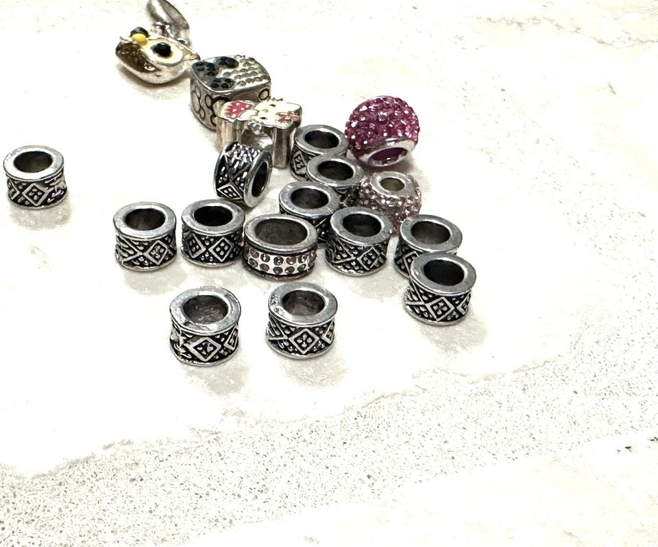 Lote de 18 Dijes de Cuentas - Plateado - Búho - Plata Hello Kitty Foto 4 de 4