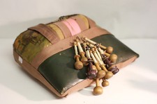 Carreau de dentelière avec 17 fuseaux 